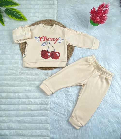 بناتي شتوي خامه ميلتون مكون من قطعتين cherry😍🩷