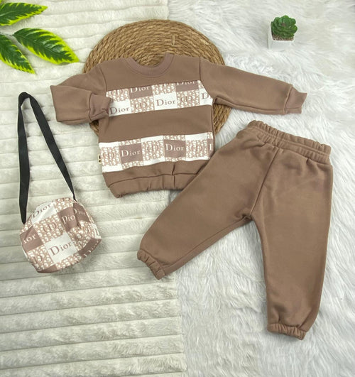 طقم اطفال شتوي خامه ميلتون مكون من 3 قطع مبطن من الداخل Dior🤍💙