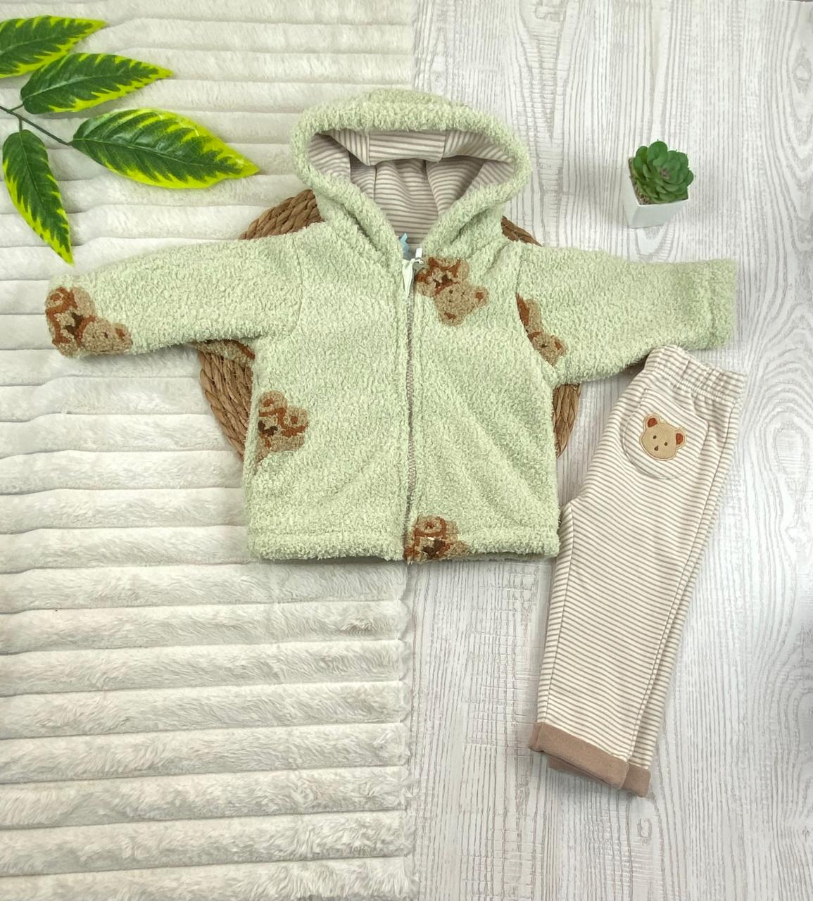 بيجامه فرو مبطنه اولادي وبناتي ماركه فاني باني مكونه من قطعتين fruites🤍🤍