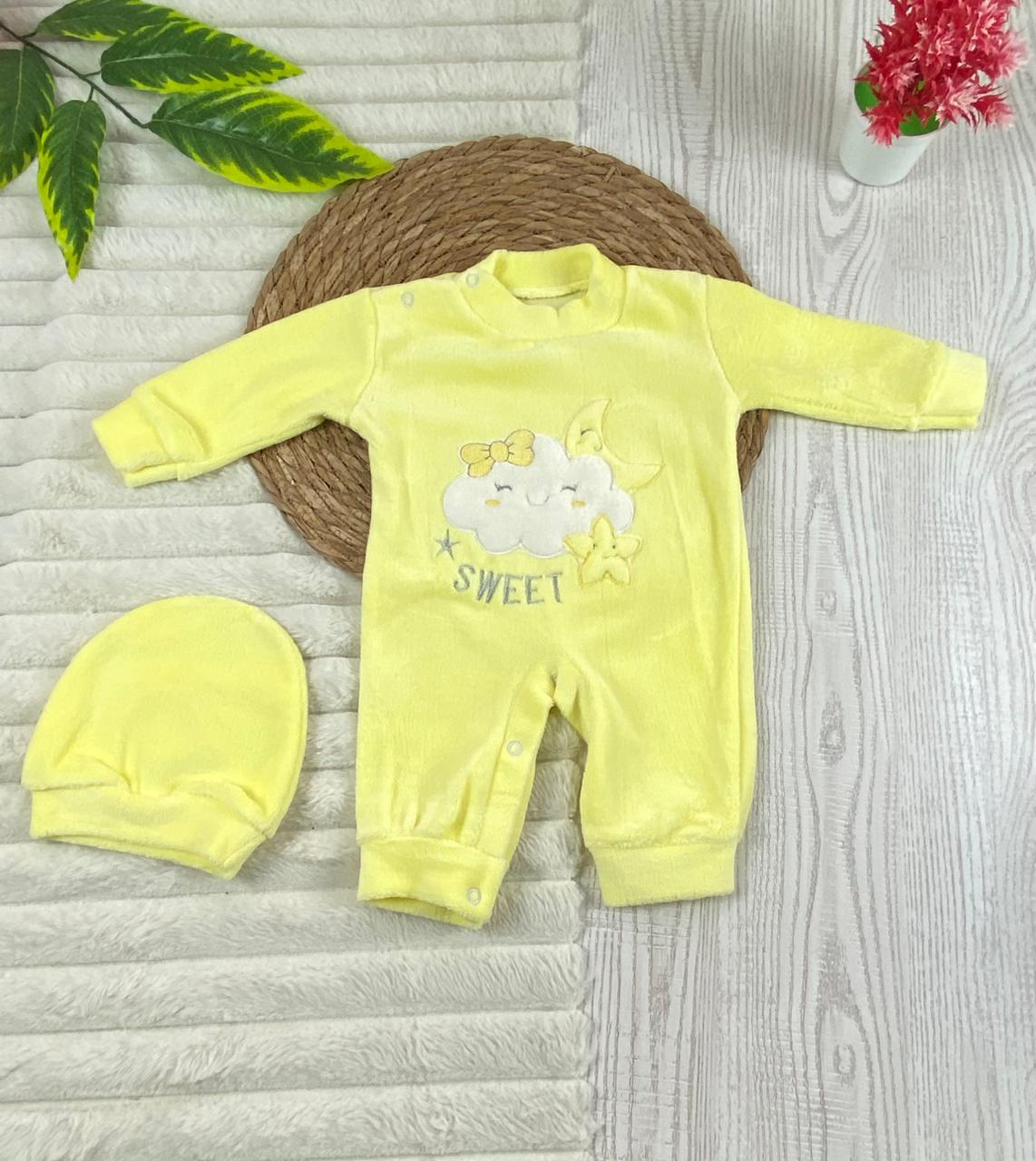 سالوبيت شتوي قطيفه مكون من قطعتين رسمة هلال ونجمه وسحابة  🩷❤️