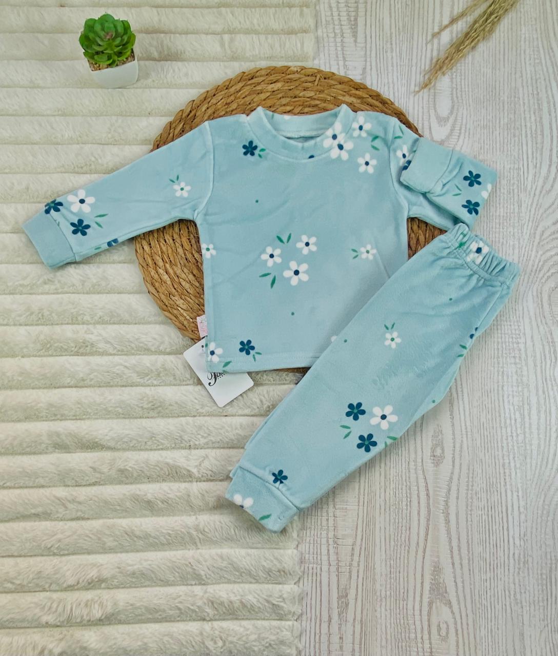 بيجامه بناتي شتوي قطيفه مبطنه من الداخل مكون من قطعتين  رسمة ورد🤍🩷