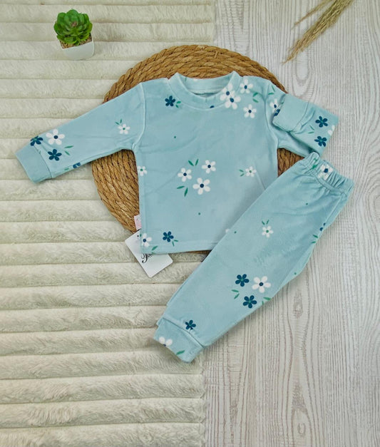 بيجامه بناتي شتوي قطيفه مبطنه من الداخل مكون من قطعتين  رسمة ورد🤍🩷