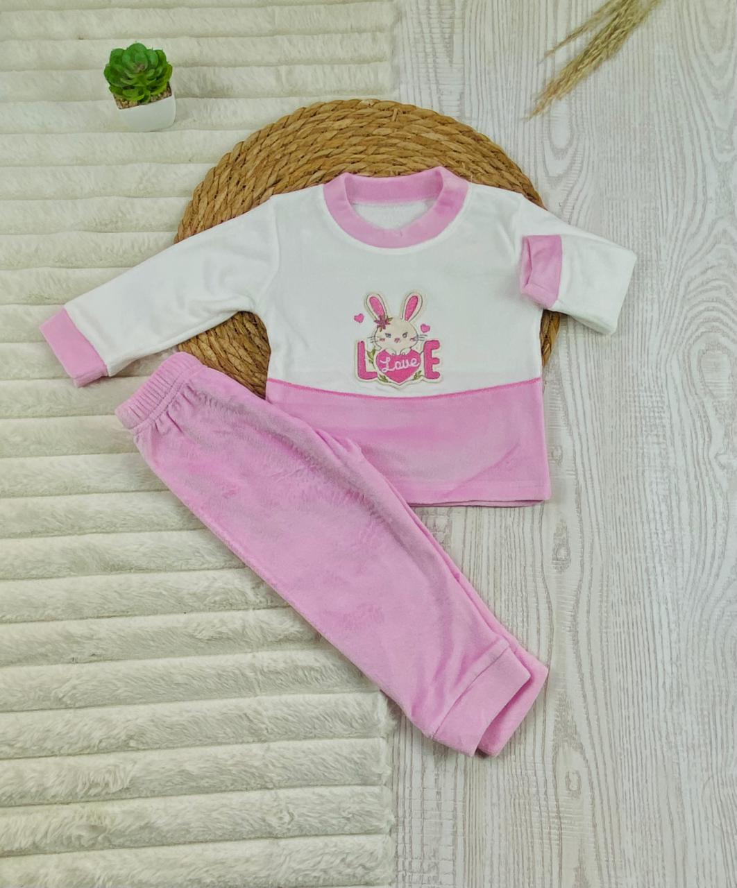 بيجامه بناتي شتوي قطيفه مبطنه من الداخل ف مكون من قطعتين love  🤍🩷