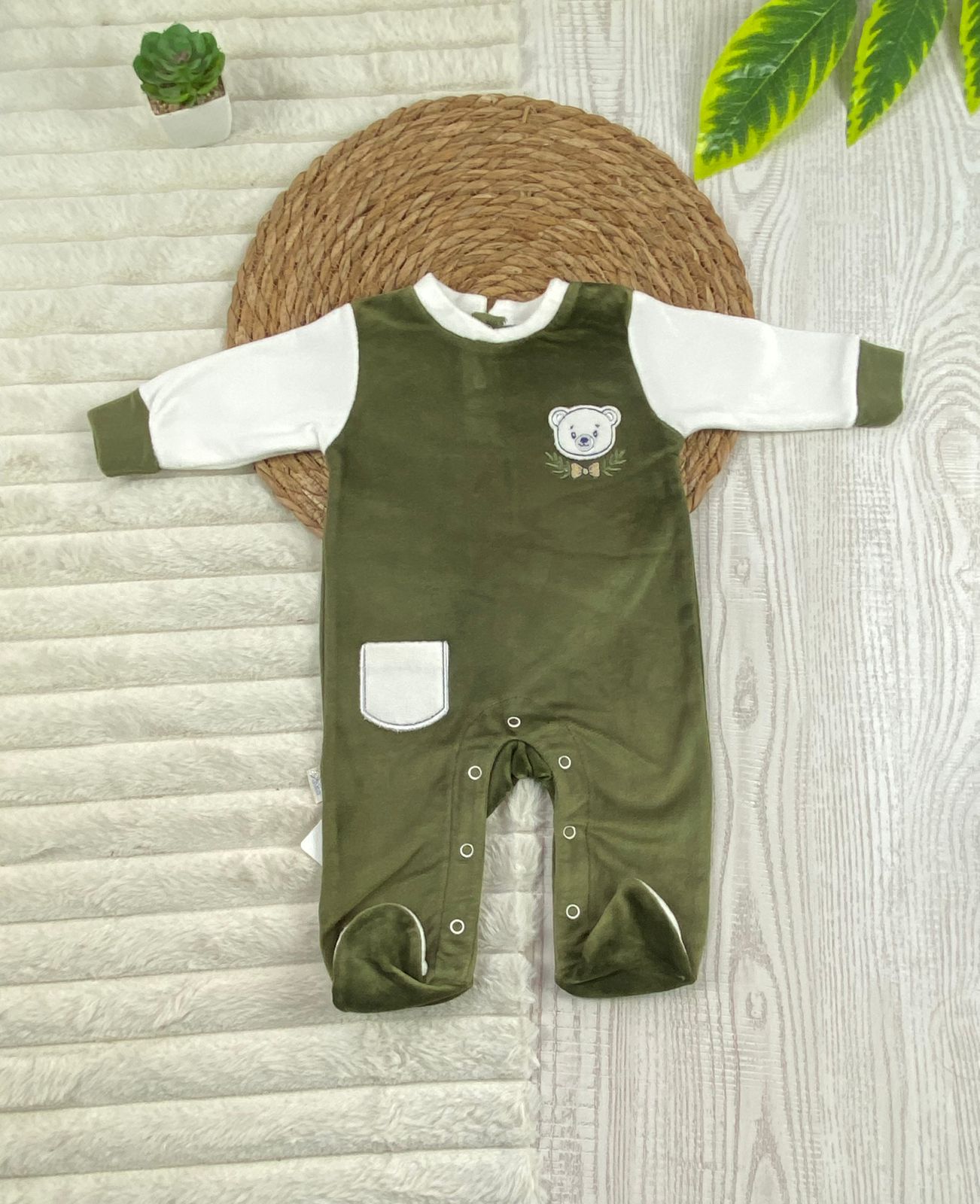 سالوبيت شتوي قطيفه بناتي مبطن من الداخل رسمة دب بفيونكه🩷❤️