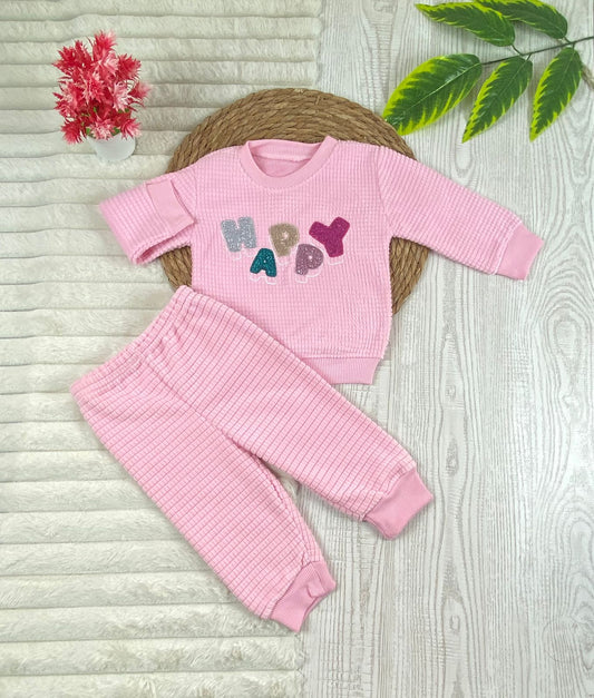 طقم بناتي شتوي خامه قطيفه مكون من قطعتين مبطن من الداخل happy🤍🤍