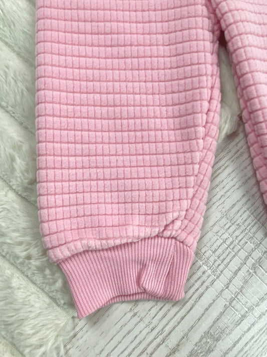 طقم بناتي شتوي خامه قطيفه مكون من قطعتين مبطن من الداخل happy🤍🤍