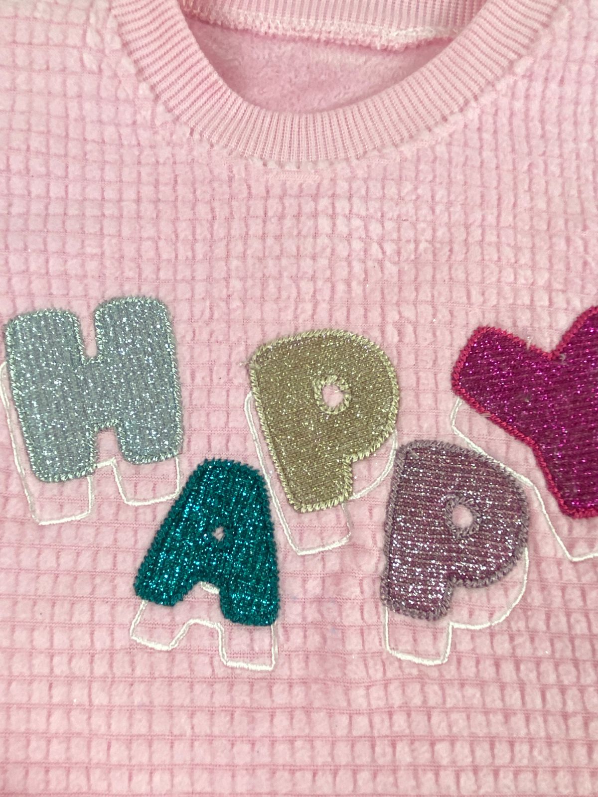 طقم بناتي شتوي خامه قطيفه مكون من قطعتين مبطن من الداخل happy🤍🤍