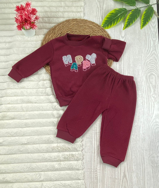 طقم بناتي شتوي خامه قطيفه مكون من قطعتين مبطن من الداخل happy🤍🤍