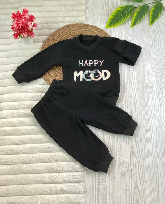 طقم بناتي شتوي خامه قطيفه مكون من قطعتين مبطن من الداخل happy mode🤍🤍