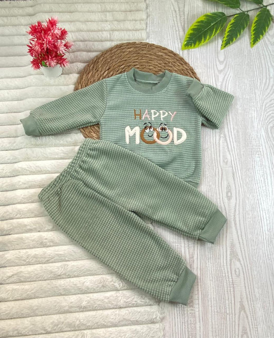 طقم بناتي شتوي خامه قطيفه مكون من قطعتين مبطن من الداخل happy mode🤍🤍