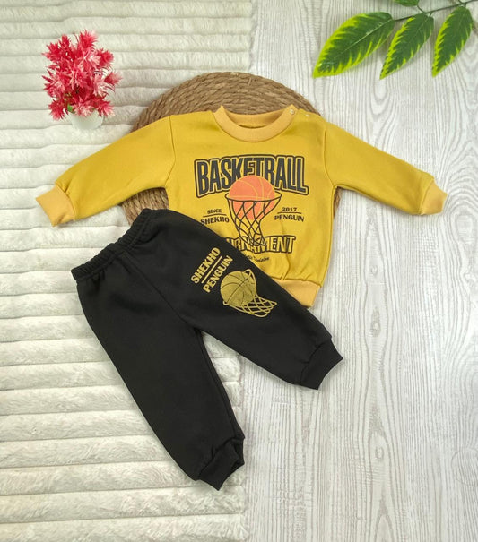 طقم اولادي وبناتي شتوي خامه ميلتون مكون من قطعتين basket ball❤️🤍