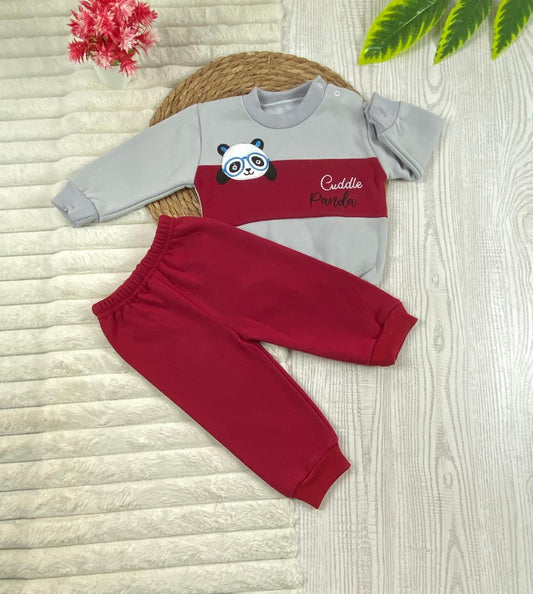 طقم اولادي وبناتي شتوي خامه ميلتون مكون من قطعتين رسمة باندا ❤️🤍