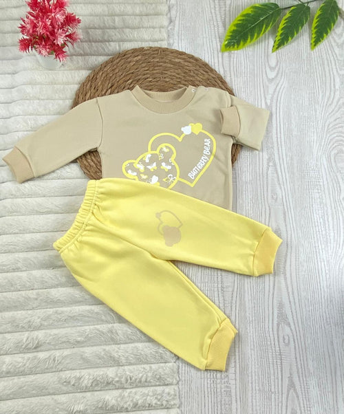 طقم بناتي شتوي خامه ميلتون مكون من قطعتين رسمة قلوب ❤️🤍