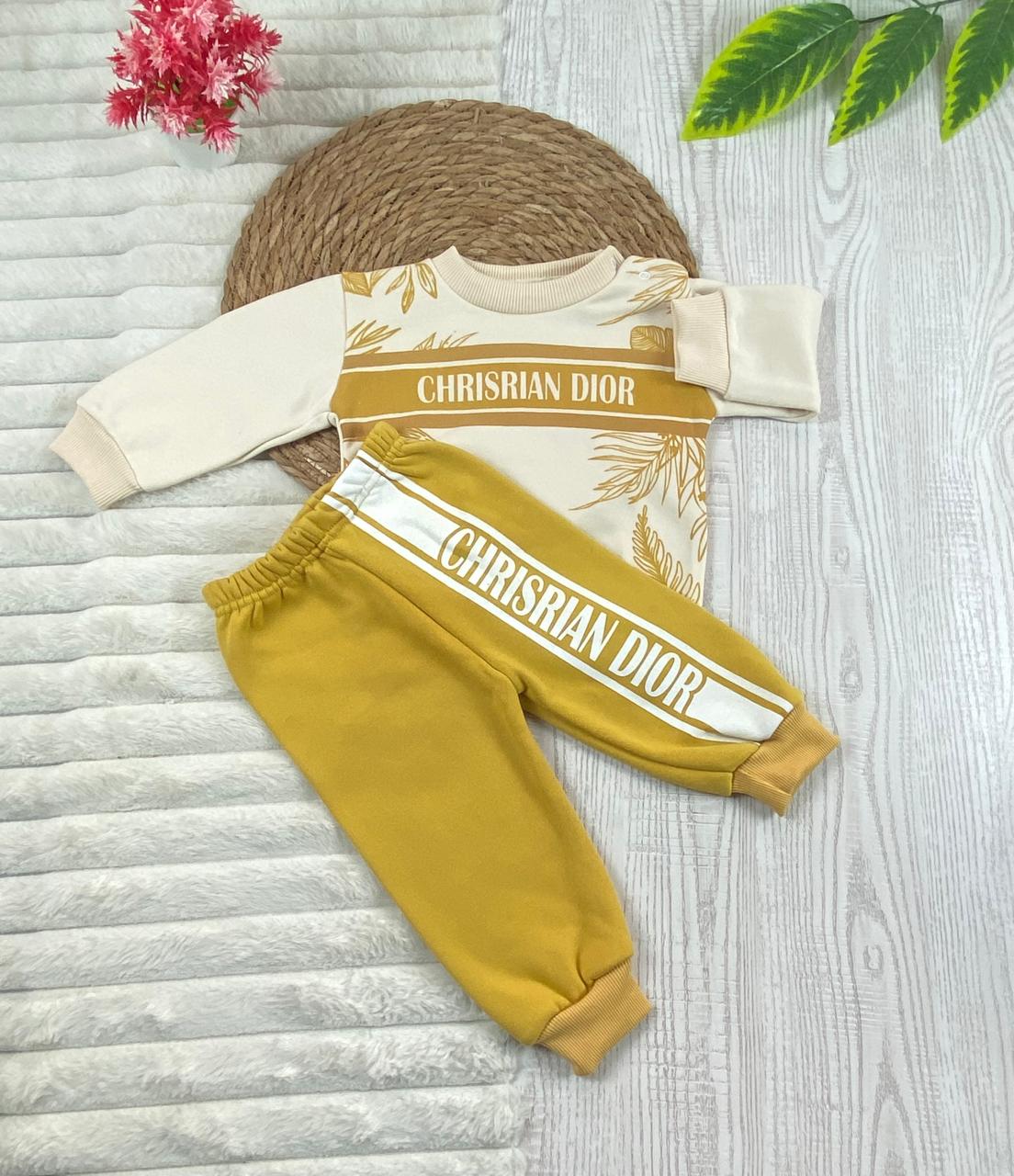 طقم اولادي وبناتي شتوي خامه ميلتون مكون من قطعتين chrisrian ❤️🤍