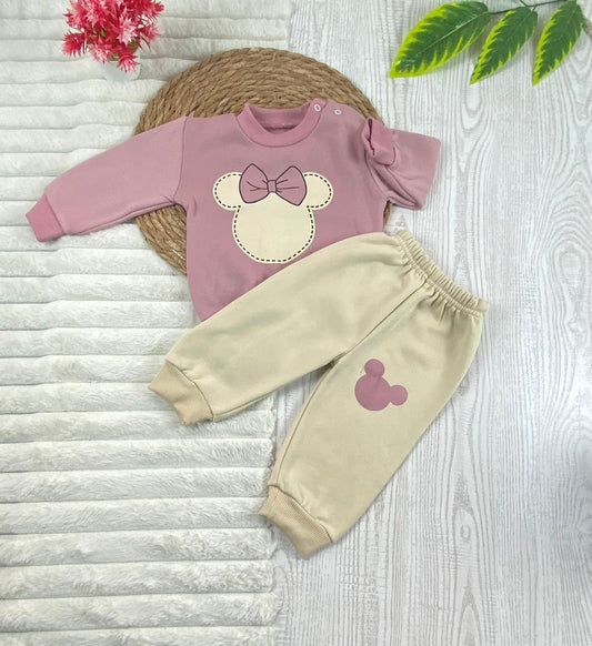 طقم بناتي شتوي خامه ميلتون مكون من قطعتين رسمة فيونكه ❤️🤍