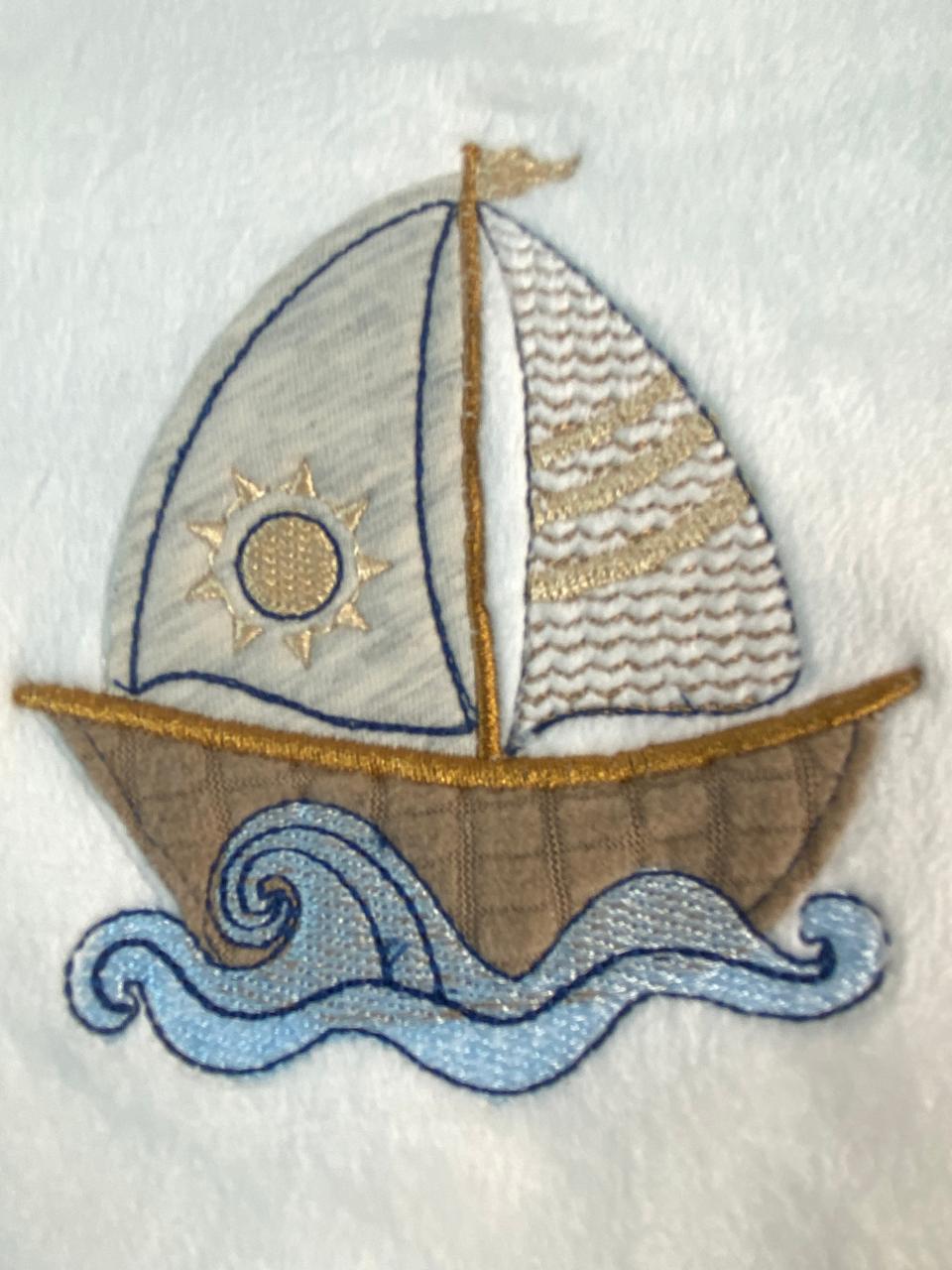 بيجامه اولادي و بناتي شتوي قطيفه مبطنه من الداخل ف مكون من قطعتين رسمة مركب🤍🩷