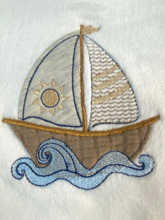 بيجامه اولادي و بناتي شتوي قطيفه مبطنه من الداخل ف مكون من قطعتين رسمة مركب🤍🩷