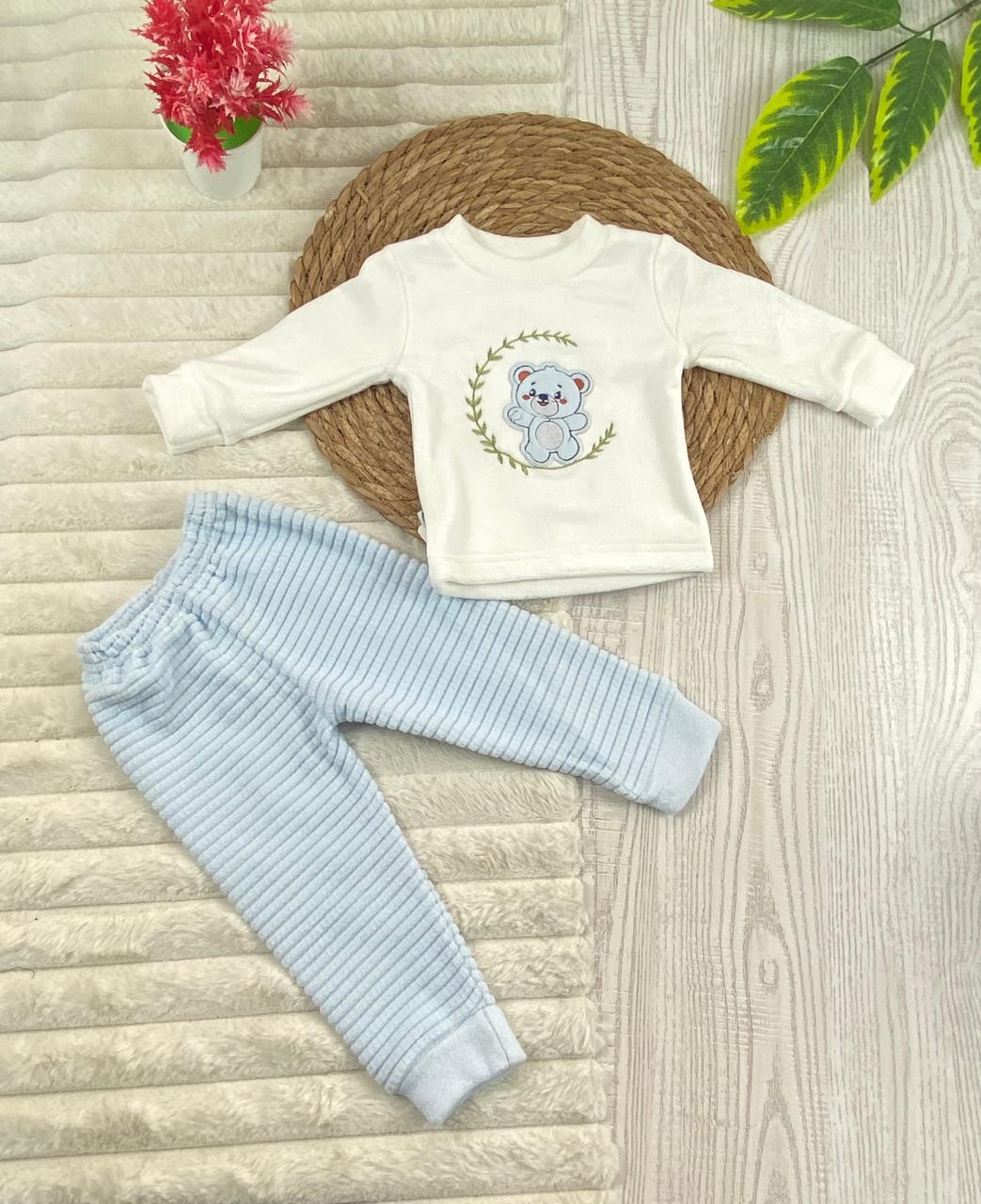 بيجامه اولادي و بناتي شتوي قطيفه مبطنه من الداخل ف مكون من قطعتين رسمة دب🤍🩷