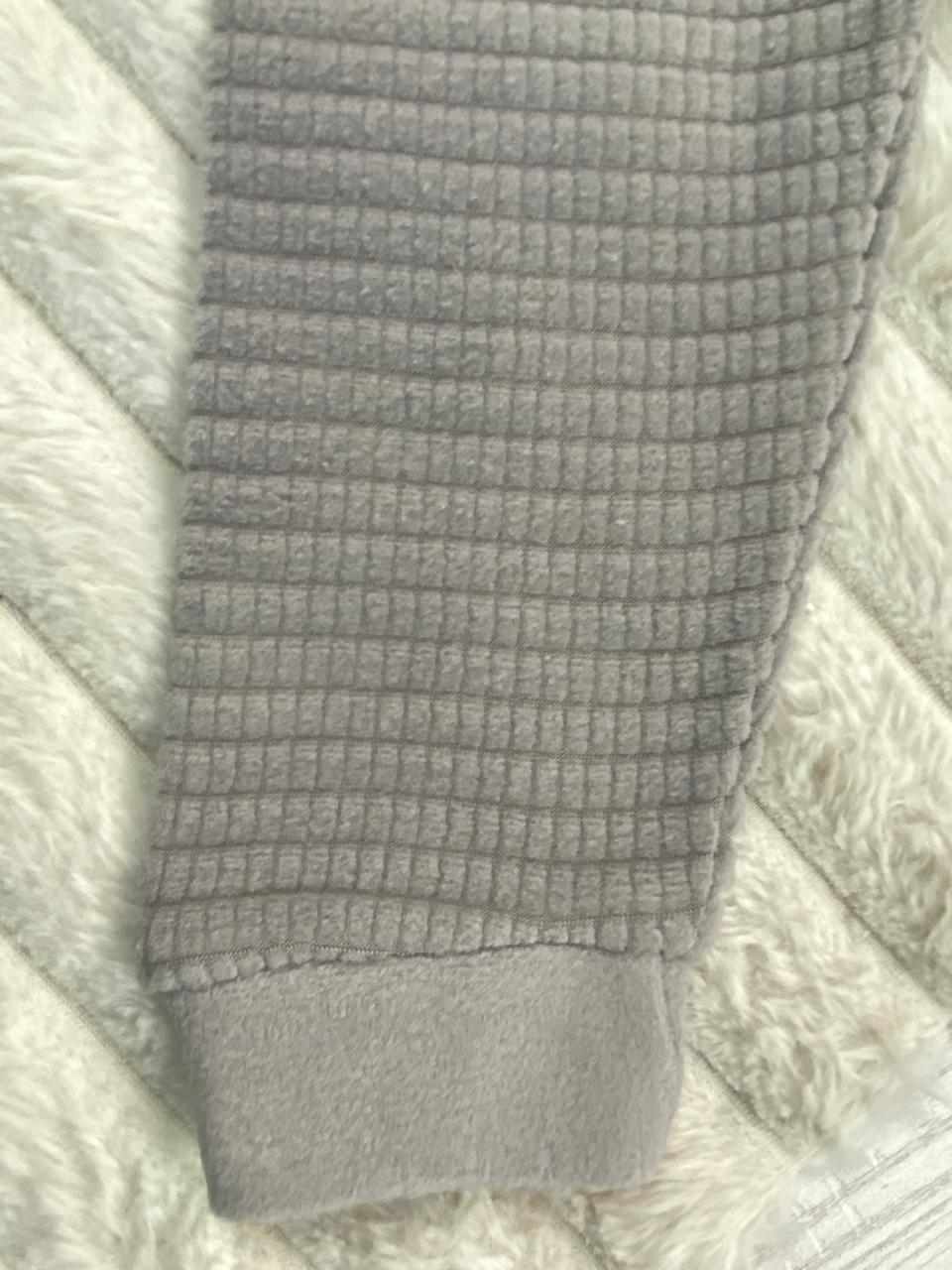 بيجامه اولادي و بناتي شتوي قطيفه مبطنه من الداخل ف مكون من قطعتين رسمة دب🤍🩷