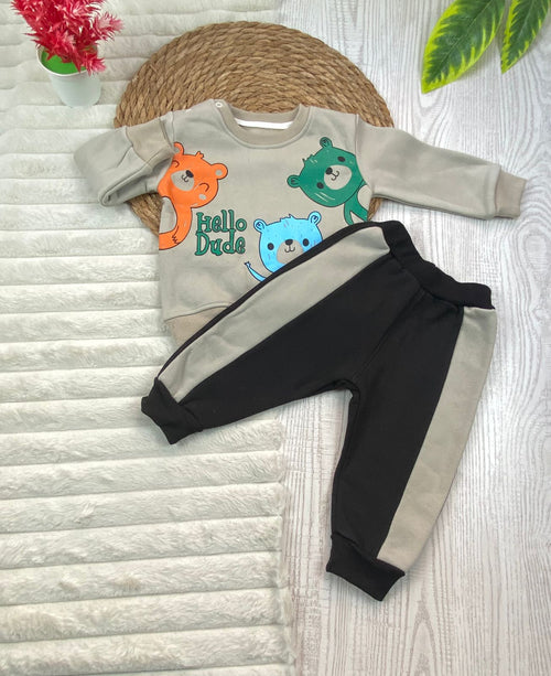 طقم اولادي بناتي شتوي خامه ميلتون مبطن من الداخل مكون من قطعتين hello dude❤️🤍