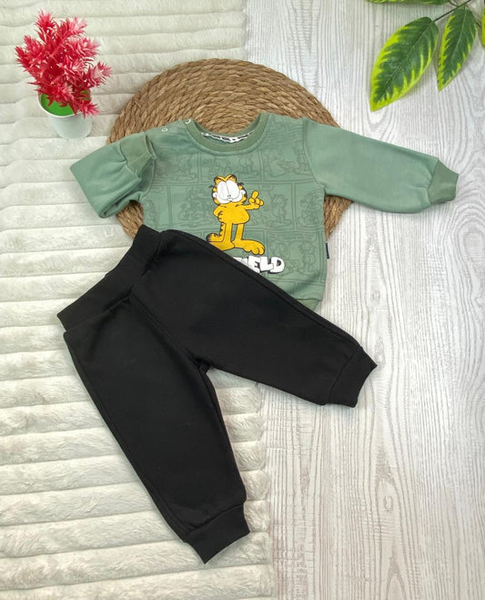 طقم اولادي و بناتي شتوي خامه ميلتون مكون من قطعتين مبطن من الداخل GARFIELD❤️🤍