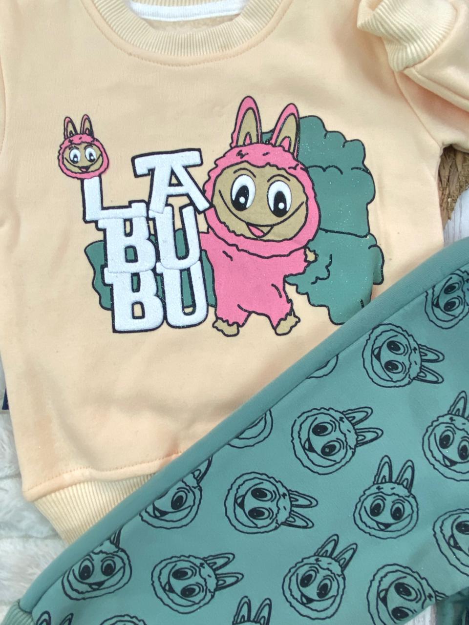 طقم اولادي وبناتي شتوي خامه ميلتون مكون من قطعتين مبطن من الداخل رسمة لبوبو❤️🤍