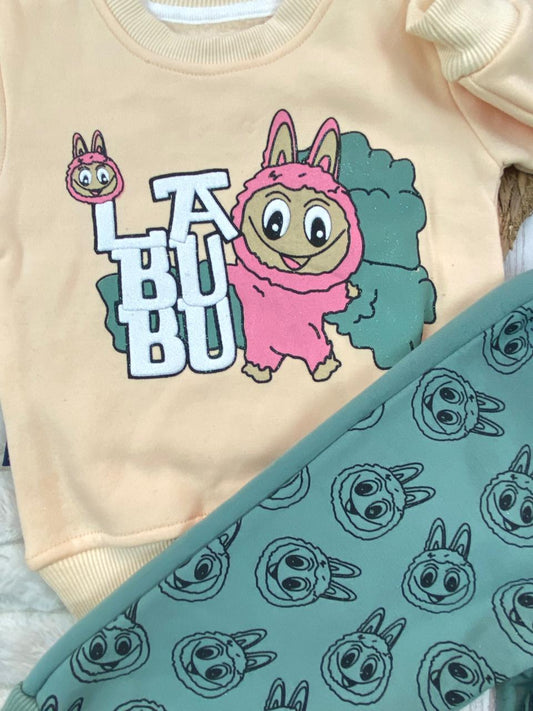 طقم اولادي وبناتي شتوي خامه ميلتون مكون من قطعتين مبطن من الداخل رسمة لبوبو❤️🤍