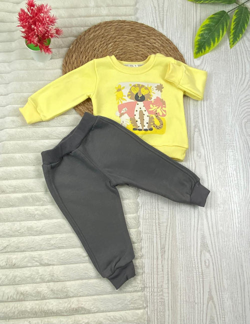 طقم بناتي شتوي خامه ميلتون مكون من قطعتين مبطن من الداخل رسمة قطه❤️🤍