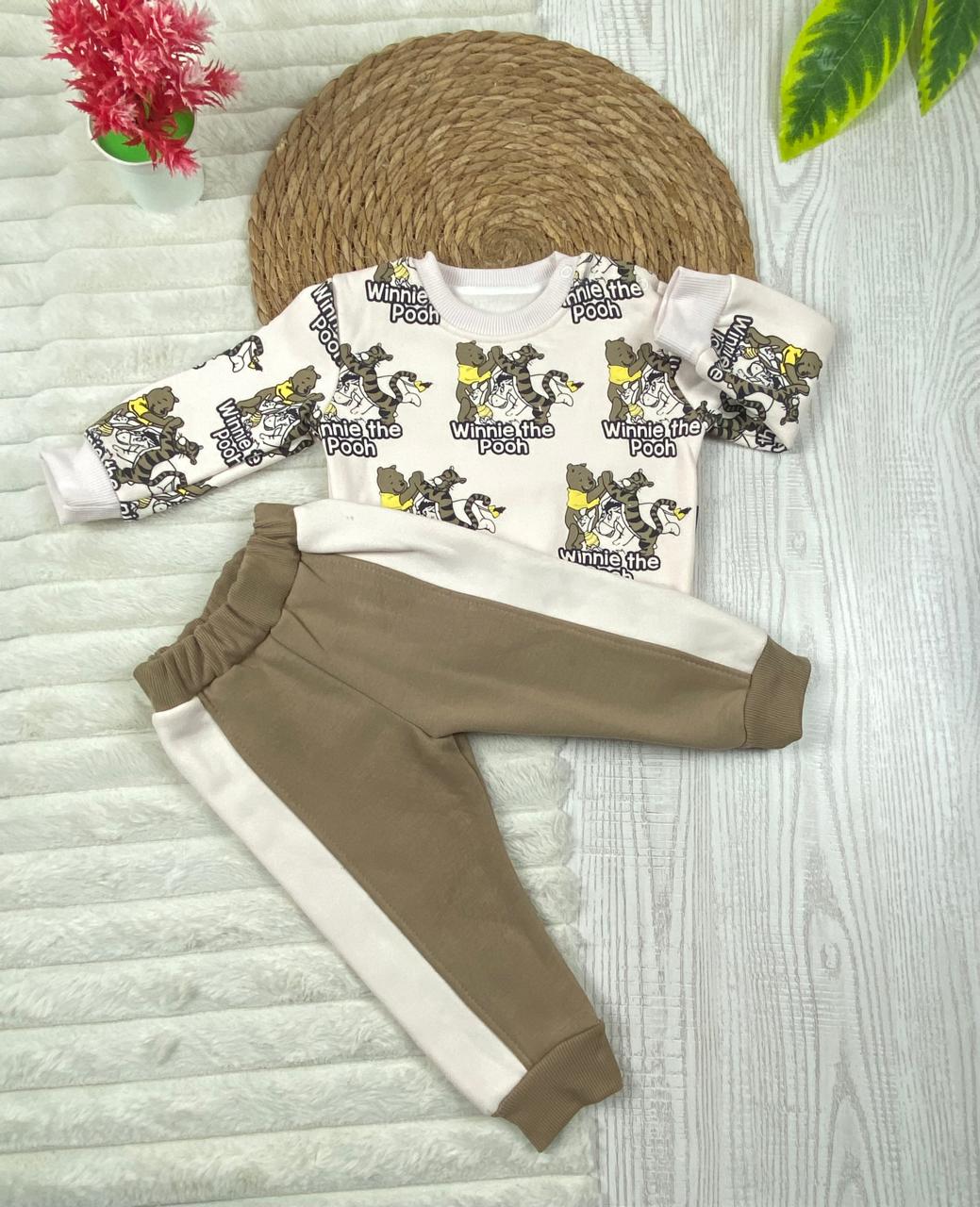 طقم اولادي وبناتي شتوي خامه ميلتون مكون من قطعتين مبطن من الداخل winnie the pooh❤️🤍
