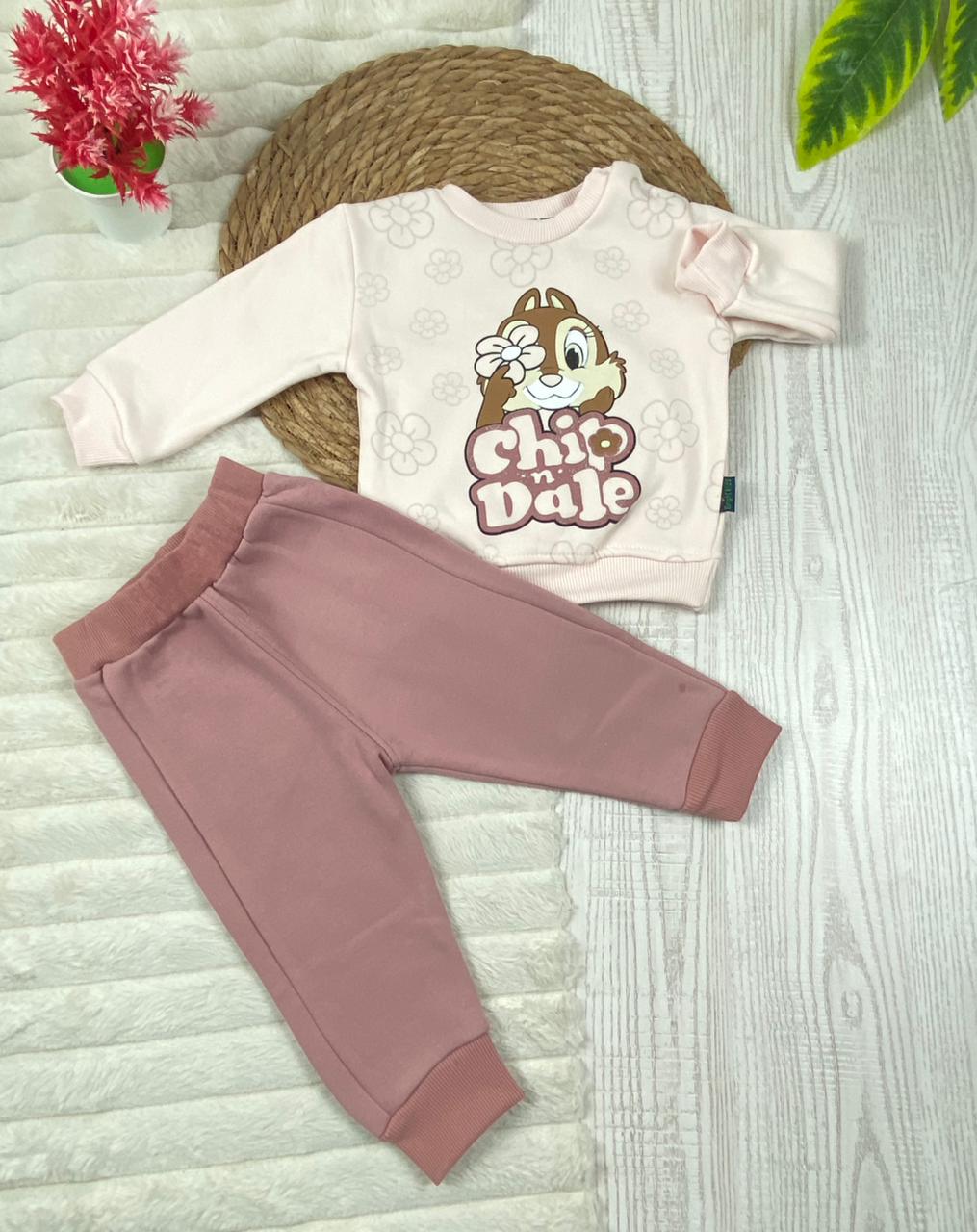 طقم بناتي شتوي خامه ميلتون مكون من قطعتين مبطن من الداخل chip dale❤️🤍