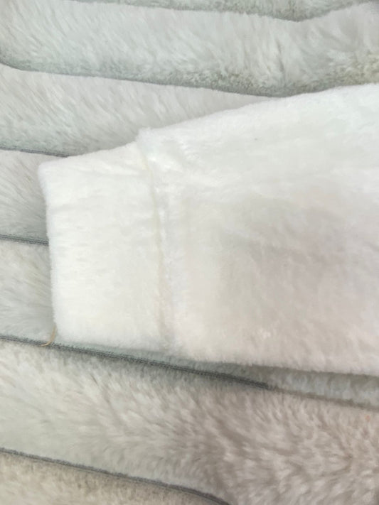 طقم مستشفي قطيفه 100% مكون من اربع قطع رسمة دب وسحابه 🩷💙🖤