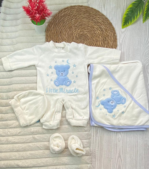 طقم مستشفي قطيفه 100% مكون من اربع قطع رسمة دب 🩷💙🖤