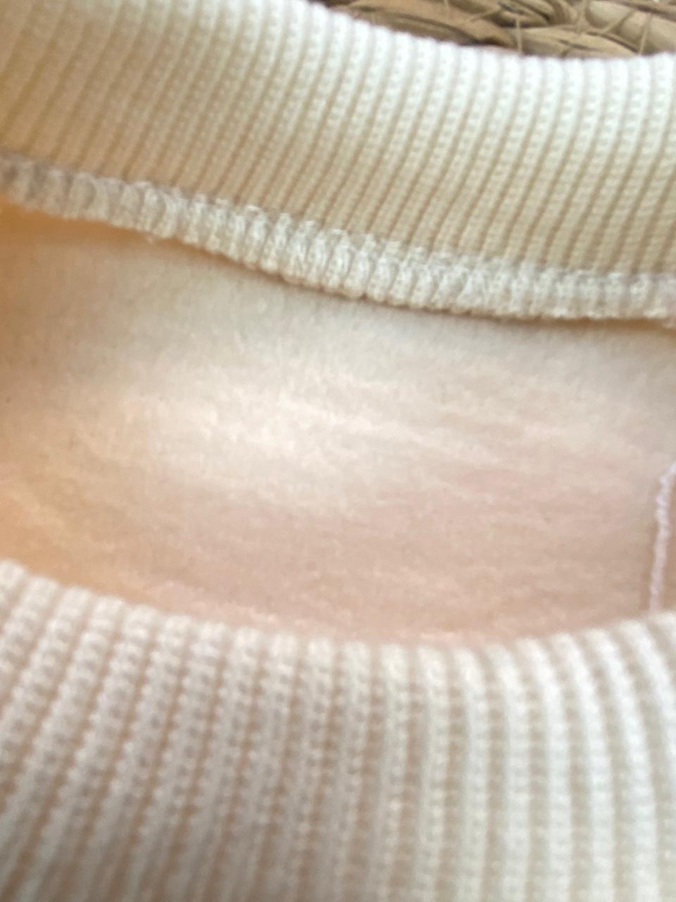 طقم  اولادي وبناتي شتوي خامه قطيفه مكون من قطعتين مبطن من الداخل baby mafia🤍🤍