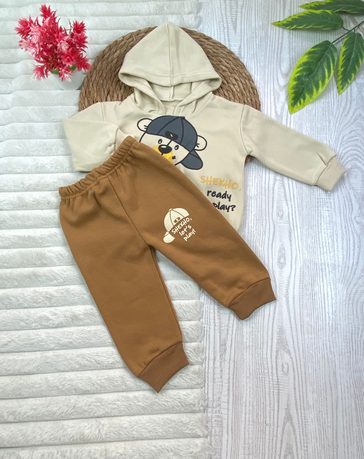 طقم اولادي وبناتي شتوي خامه ميلتون مكون من قطعتين shekho roady to play ❤️🤍