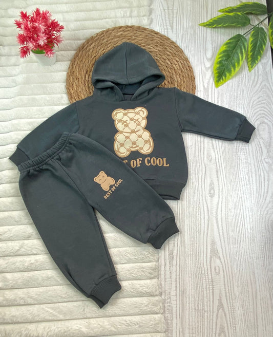 طقم اولادي وبناتي شتوي خامه ميلتون مكون من قطعتين best of cool ❤️🤍