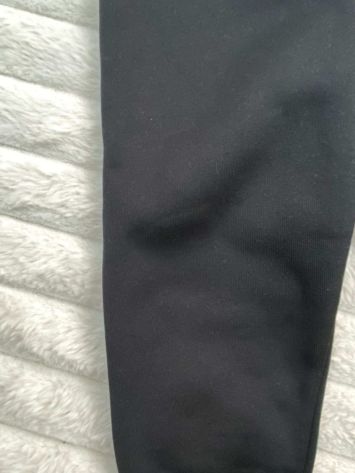 طقم اولادي وبناتي شتوي خامه ميلتون مكون من قطعتين رسمة سنجاب❤️🤍