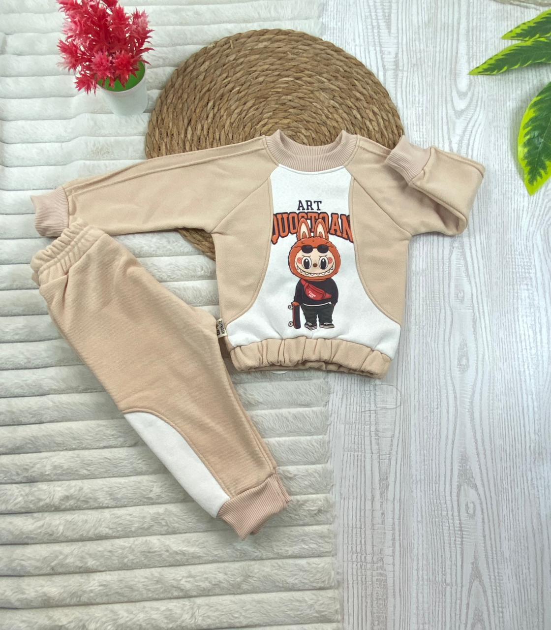 طقم اولادي شتوي خامه ميلتون مبطنه من الداخل مكون من قطعتين رسمة لبوبو  🤍🤍