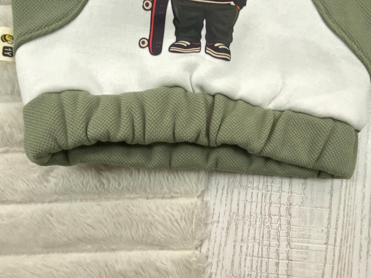 طقم اولادي شتوي خامه ميلتون مبطنه من الداخل مكون من قطعتين رسمة لبوبو  🤍🤍