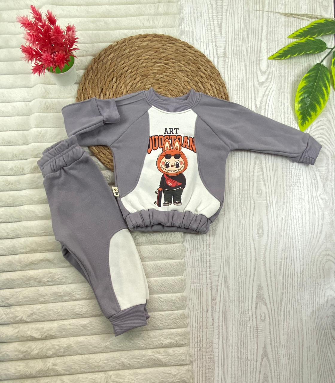 طقم اولادي شتوي خامه ميلتون مبطنه من الداخل مكون من قطعتين رسمة لبوبو  🤍🤍