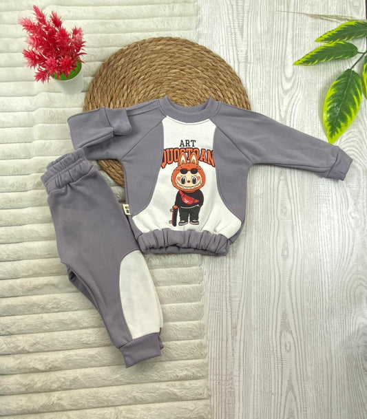 طقم اولادي شتوي خامه ميلتون مبطنه من الداخل مكون من قطعتين رسمة لبوبو  🤍🤍