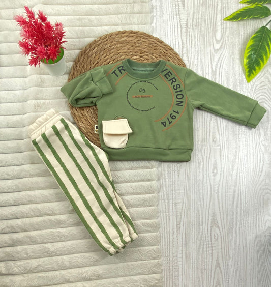 طقم اولادي شتوي خامه ميلتون مبطنه من الداخل مكون من قطعتين version 1974  🤍🤍