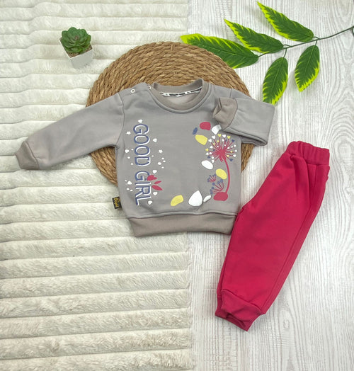 طقم بناتي شتوي خامه ميلتون مكون من قطعتين مبطن من الداخل good girl❤️🤍