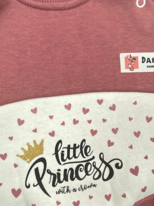 طقم بناتي شتوي خامه ميلتون مكون من قطعتين مبطن من الداخل little princess❤️🤍