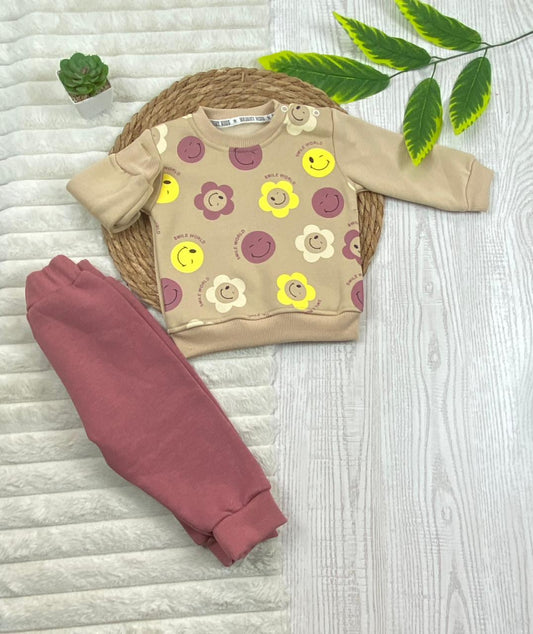 طقم بناتي شتوي خامه ميلتون مكون من قطعتين مبطن من الداخلl smile❤️🤍