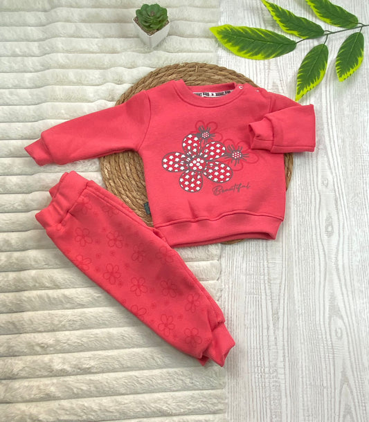 طقم بناتي شتوي خامه ميلتون مكون من قطعتين مبطن من الداخل رسمة فراشه❤️🤍