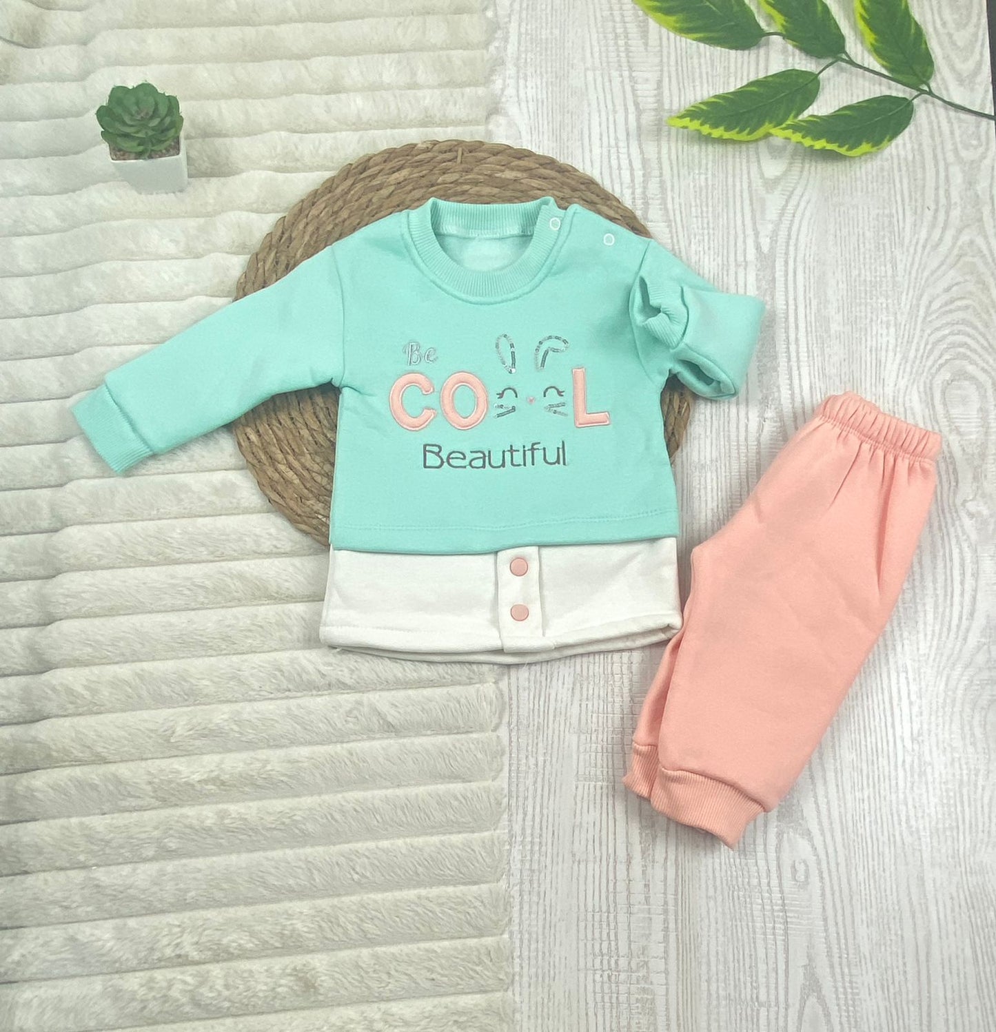 طقم شتوي ميلتون بناتي مكون من قطعتين be cool beautiful🩷🤍