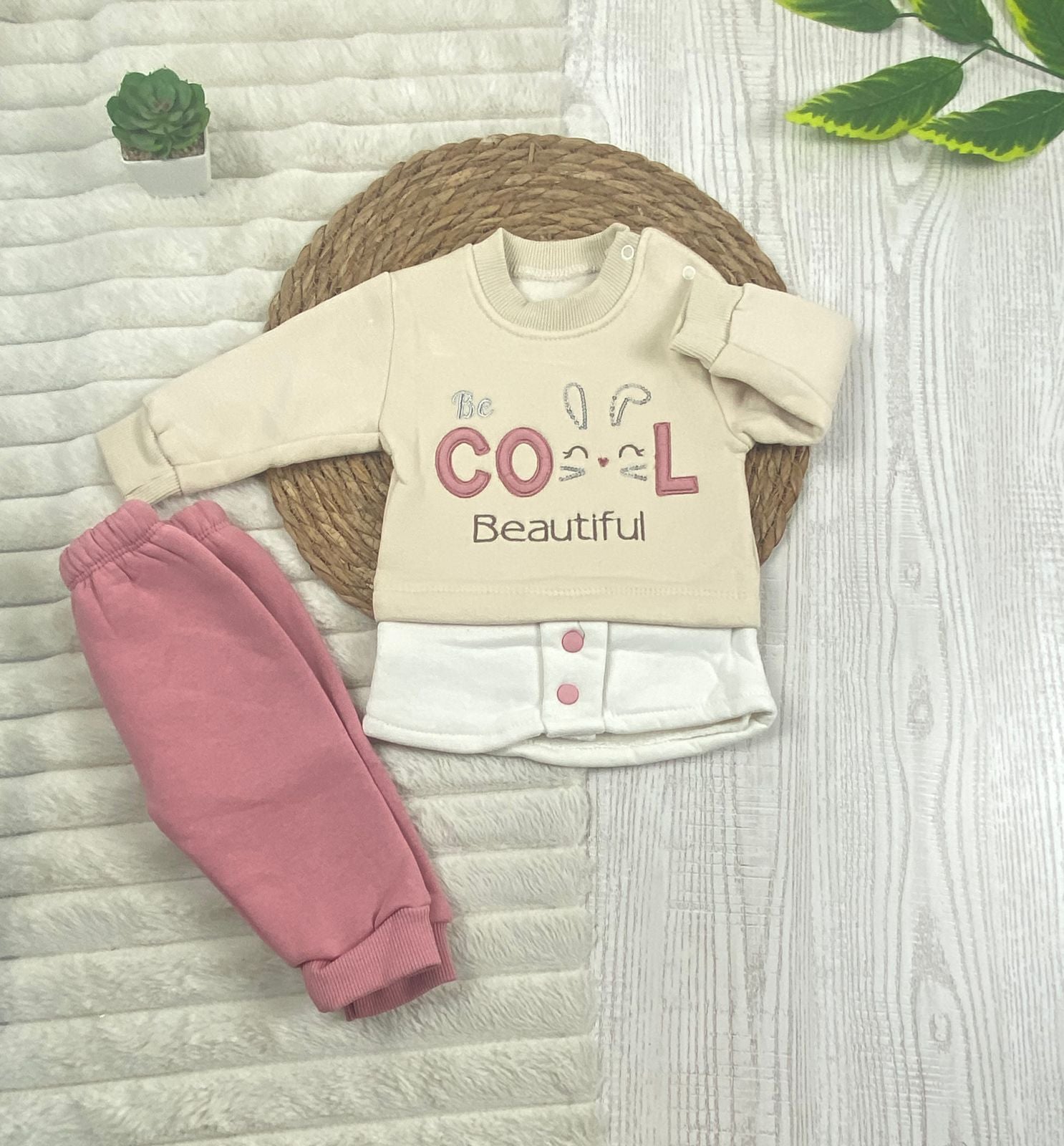 طقم شتوي ميلتون بناتي مكون من قطعتين be cool beautiful🩷🤍