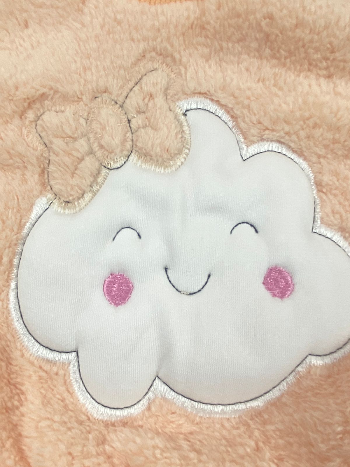 بيجامه فرو بناتي خامه روعه مبطن من الداخل رسمة سحابه😍🤍