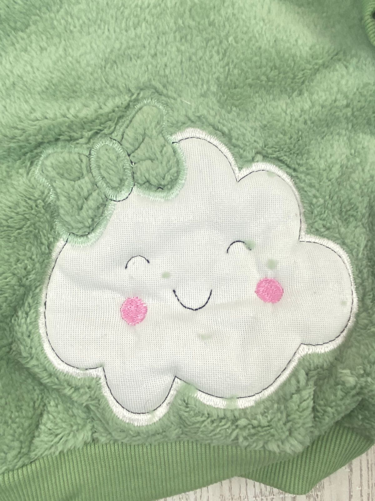 بيجامه فرو بناتي خامه روعه مبطن من الداخل رسمة سحابه😍🤍