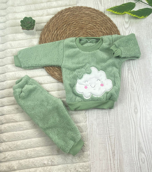 بيجامه فرو بناتي خامه روعه مبطن من الداخل رسمة سحابه😍🤍